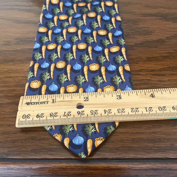 Vintage Joseph & Lyman 💯 % silk tie - Picture 2 of 5